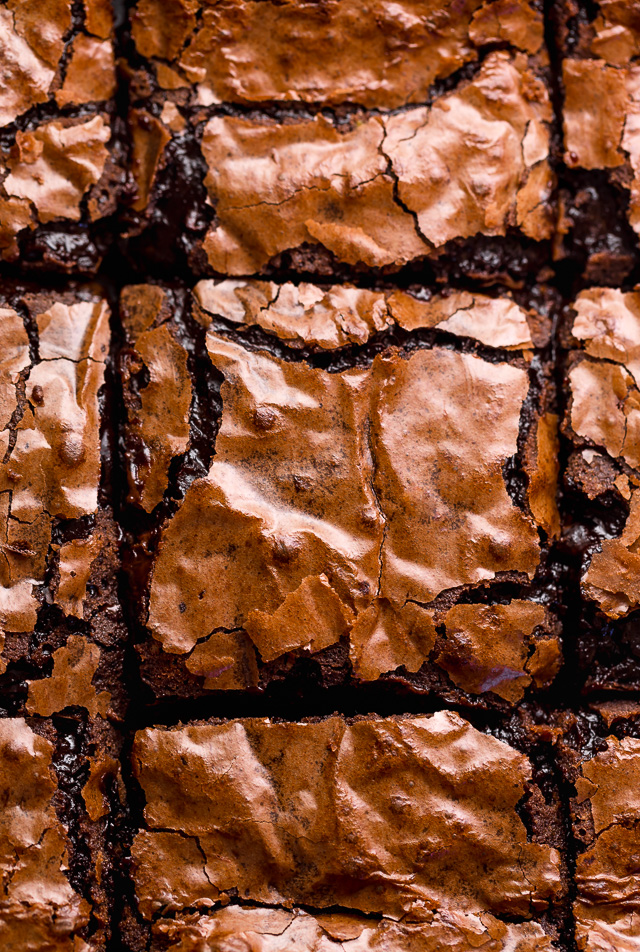 Easy Homemade Fudgy Brownies: Simple Ingredients for Bakery Perfection